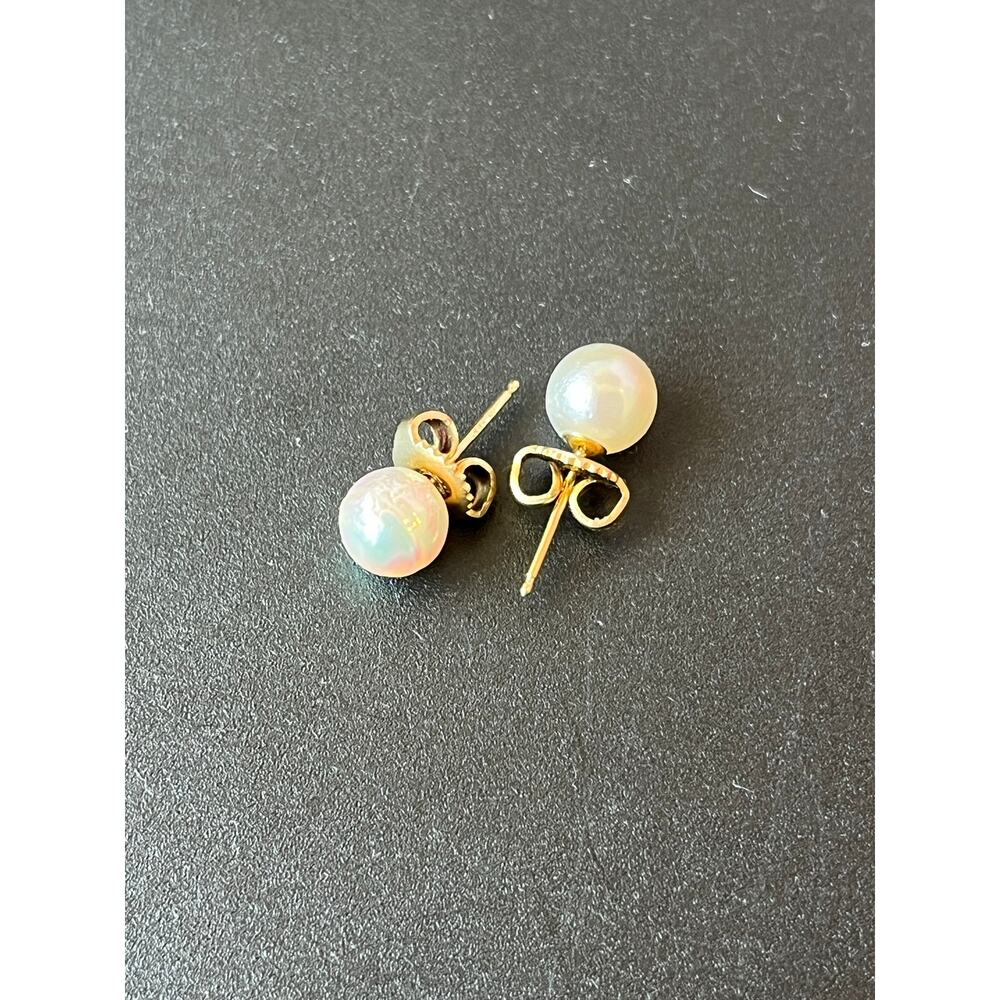 14k Pearl Earrings .585 Gold 1.2gr